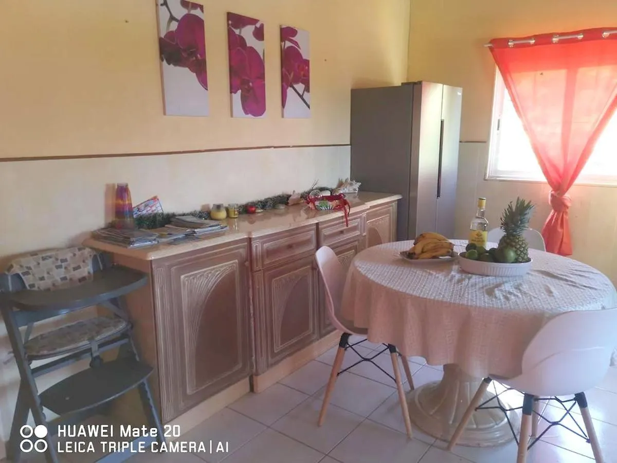 Maison De Charme Avec Vue Sur Mer A Bas Vent - Confort Optimal Nyaraló